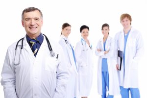 Повышение квалификации медработников: зачем это важно и каким образом это может помочь вашей медицинской организации